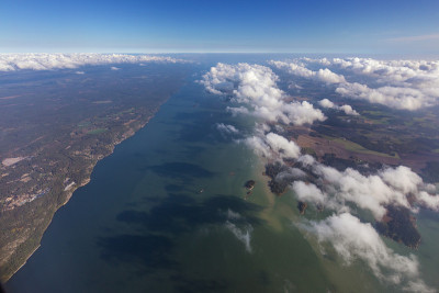 高空观看天空和太空之间，在黑暗中