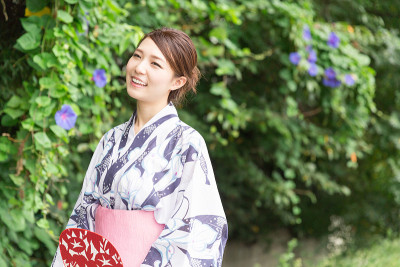 穿和服的女人