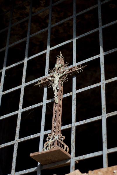 在意大利巴诺埃乔的Civita中的Crucifix