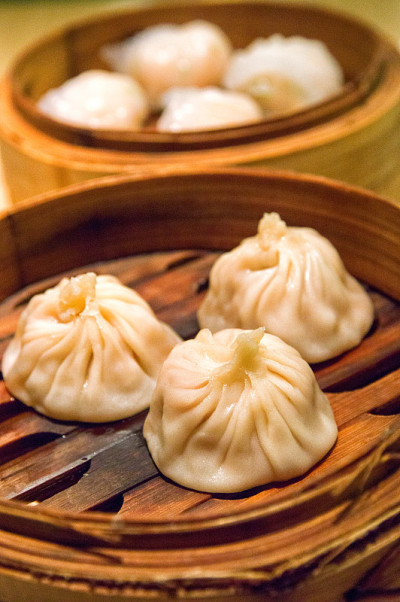 传统的中国汤圆小笼包