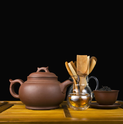 茶壶和茶杯配红茶正山小种