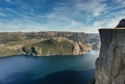 著名和受欢迎的布道石或Prekestolen(讲坛岩石，讲坛，传教士的椅子)，斯特兰德，罗加兰，挪威