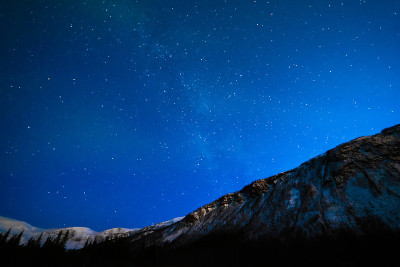 星星上面山