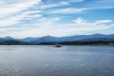 京浦湖夏日景色