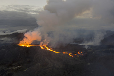 Grindavík，冰岛活火山火山口熔岩