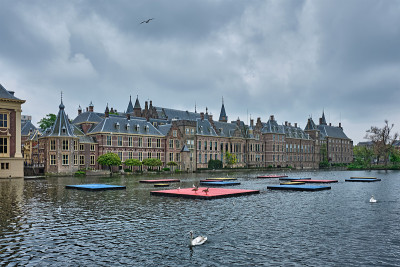 Hofvijver湖和Binnenhof海牙