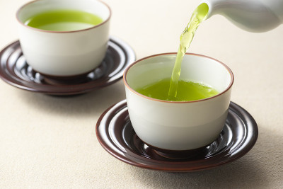 倒绿茶