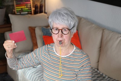 假扮裁判的资深女性