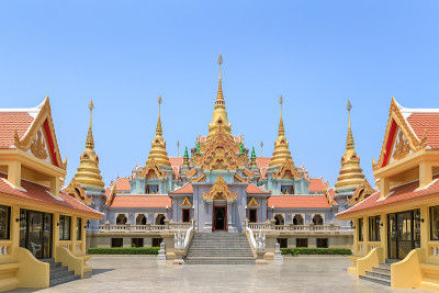 Phra Mahathat chidphkdee Prakat宝塔在Baan Grood山的山顶，巴