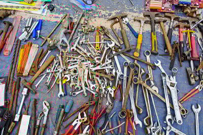 跳蚤市场上的旧工具