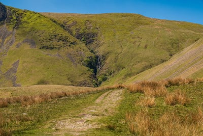 英国坎布里亚郡考特利喷口附近的约克郡山谷景观
