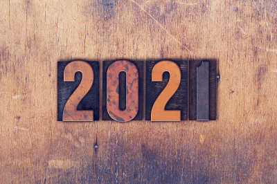 2021年用老式凸版印刷字体书写