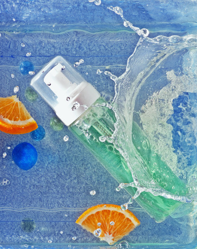 一瓶水里的洗剂