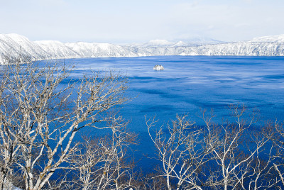 冬季的Masyu湖，北海道，日本