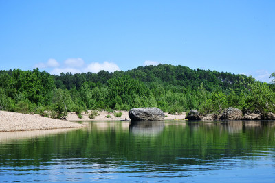 布法罗河上的洛基河河岸