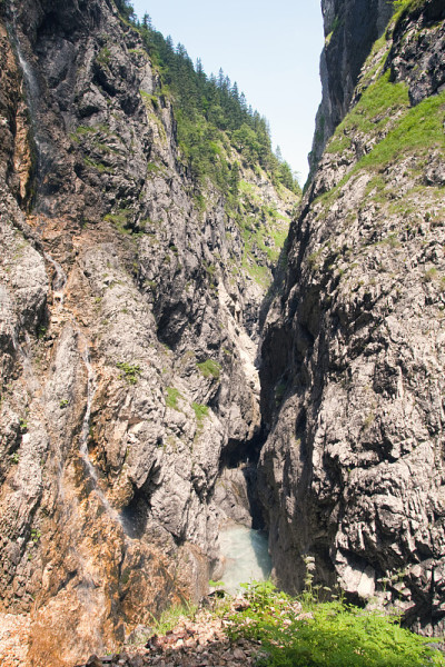 Höllentalklamm，通往祖格斯匹茨山的峡谷