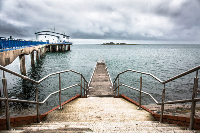 到海里