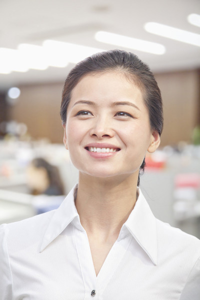 年轻女性的肖像，白领工人