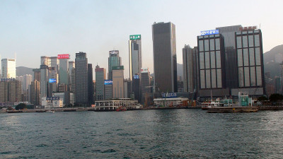 亚洲的香港摩天大楼与维多利亚港