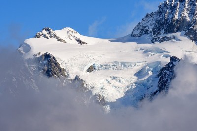 雪和冰川覆盖的Shuksan山，美国华盛顿