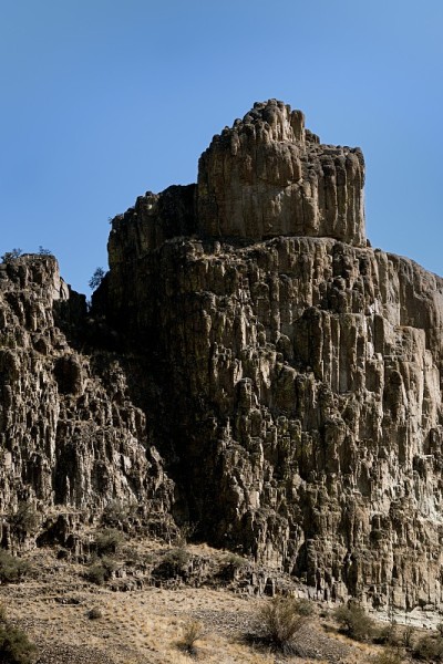 玄武岩尖塔