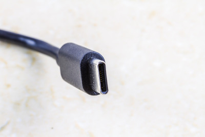 关闭宏的USB-C连接器