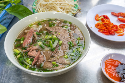 一碗美味的越南牛肉粉汤