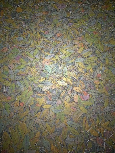 有压花叶子的金属板