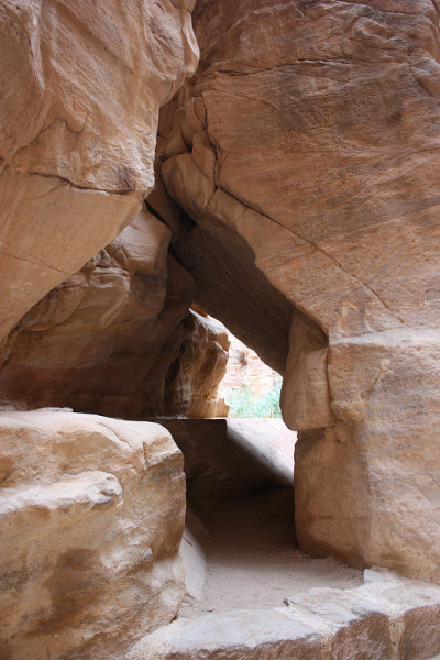 “Siq”是中东约旦古老纳巴泰城市佩特拉的狭长峡谷和主要入口