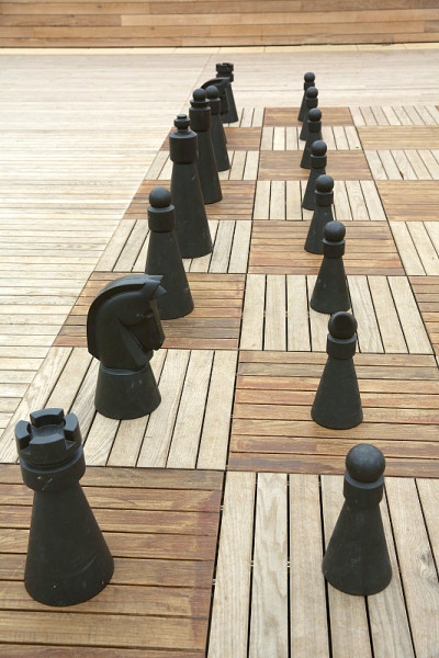 真人大小的棋盘