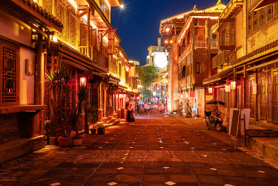 中国重庆古镇街道夜景