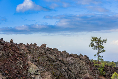 特内里费岛高耸的火山山脉