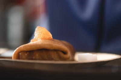 塞煎饼。