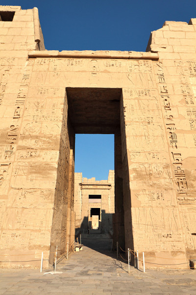 第一塔，Medinet Habu，底班墓地，卢克索，埃及