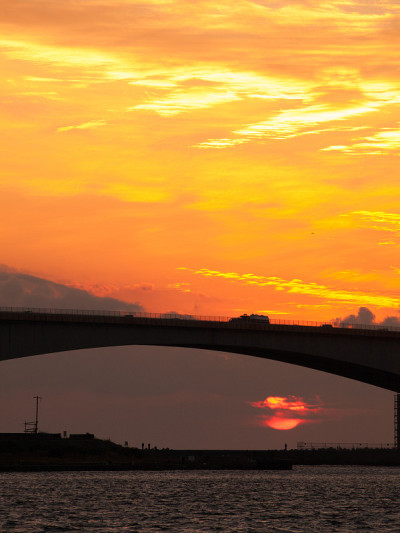 浜名湖に沈む夕日 Sunset on Hamanako-lake over Hamana Ohash