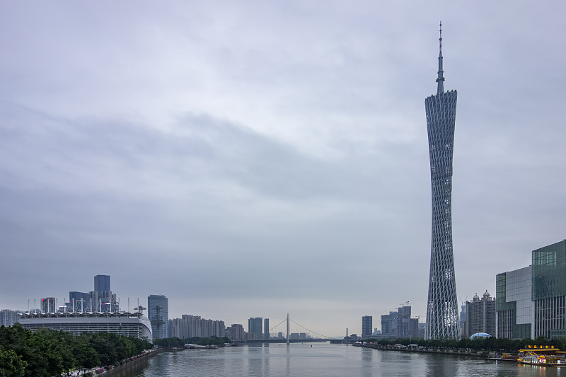 标志性建筑广州塔在傍晚