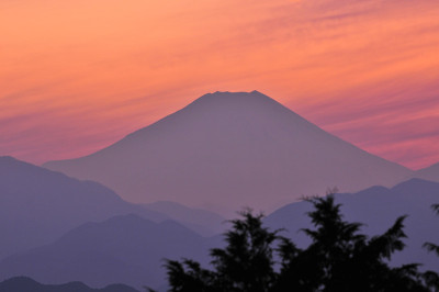 日落后的富士山