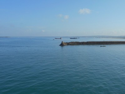 观赏大海和防波堤