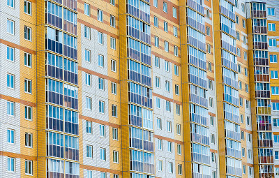 多层住宅建筑。在俄罗斯建设。背景。