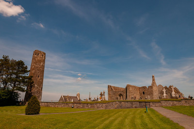 爱尔兰。Clonmacnoise修道院