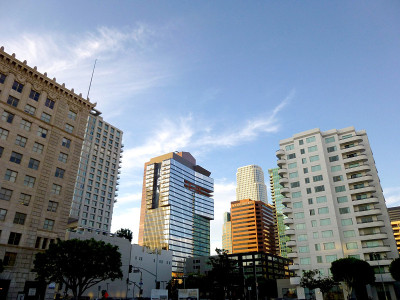 晚上去市中心。