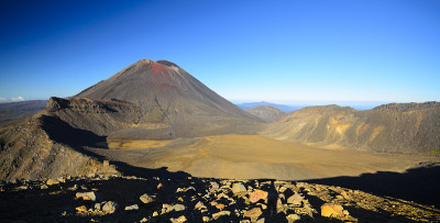 汤加里罗十字路口的火山景观