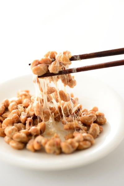 纳豆。日本的食物。
