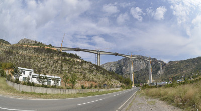 建造一座横跨峡谷的桥
