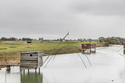 carlet de Pêche是旺代海岸风景中标志性的渔夫小屋