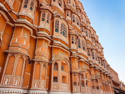 印度拉贾斯坦邦斋浦尔的Hawa Mahal(风之宫)美丽的建筑景观