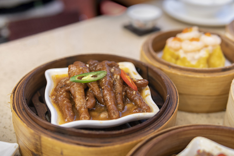 广东dum sum餐厅的名字叫Chicken feet in soy sauce