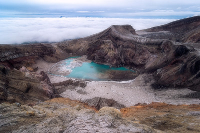 在火山口的一个湖