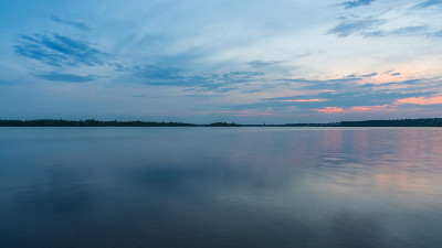 平静的湖面