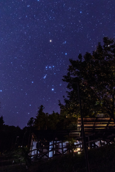 从秩父峰周围的星空